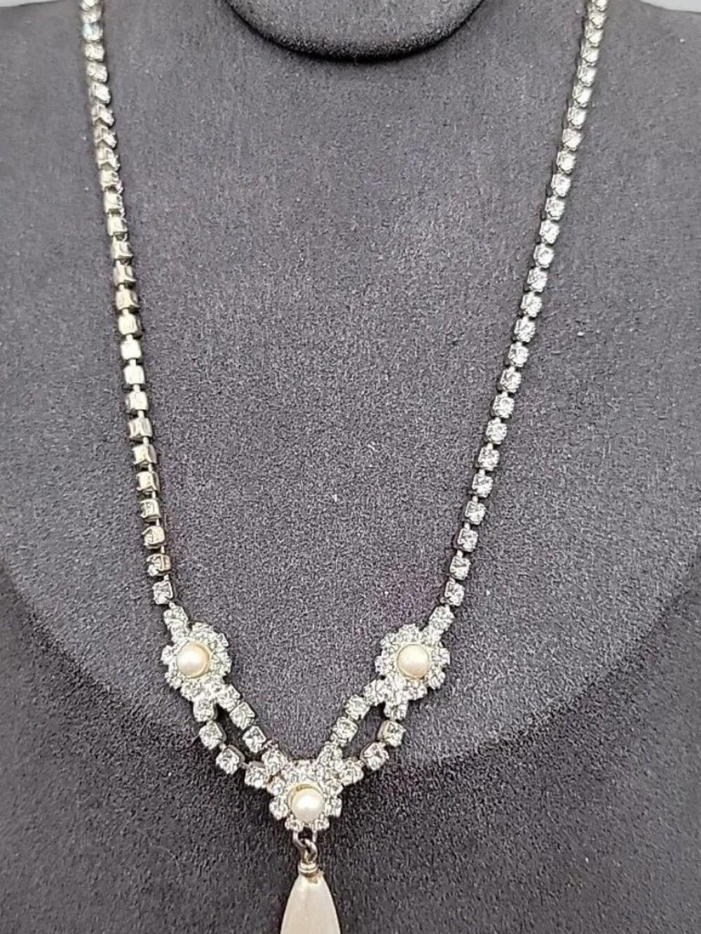 W Lind Diamante Dangling Faux Pearl Drop Necklace Vintage Rhinestone Chain